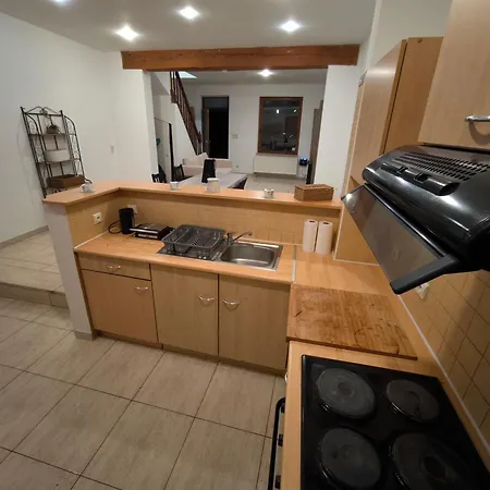 Maison Entiere Privee 샤를루아