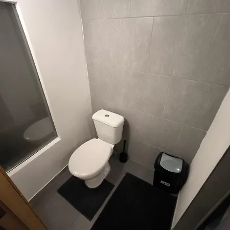 펜션 Maison Entiere Privee 샤를루아